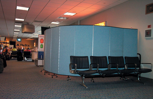 Movable wall partitions for transportation - train stations