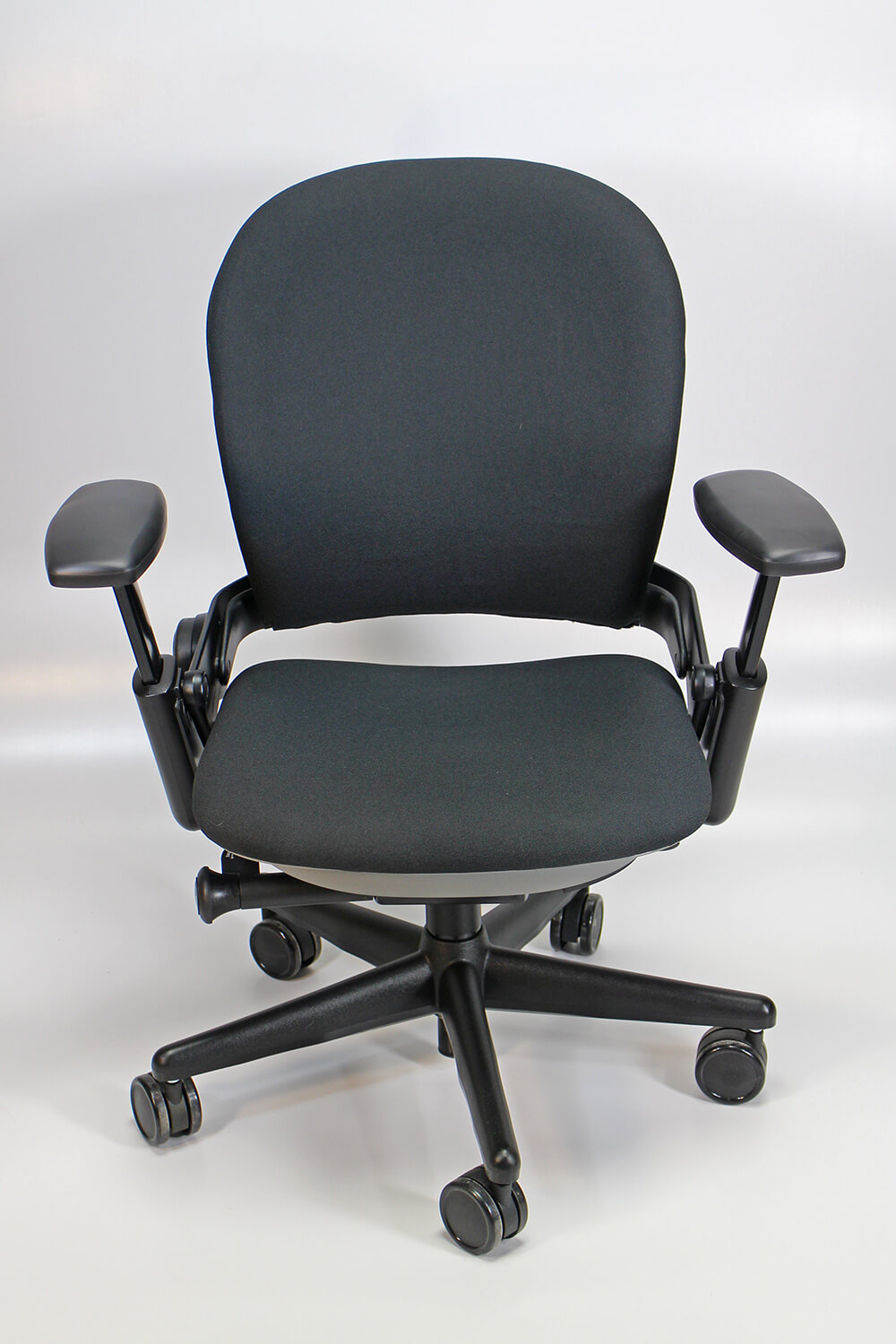 Steelcase leap v1 front view